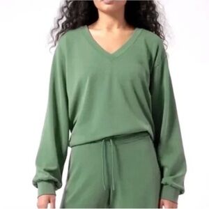 Athleta Willow Sweatshirt V Neck Pullover Vineyard Green UPF Sz M